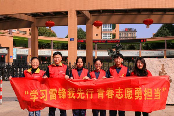 03141匠心綠色 播種夢(mèng)想——秀水中專志愿者走進(jìn)嘉興市實(shí)驗(yàn)小學(xué)開展植樹節(jié)綠色課堂活動(dòng)-顧君10_副本.jpg